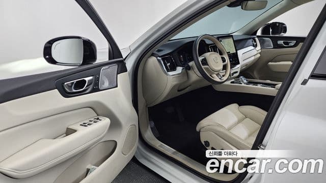 Volvo XC60 2025 — Şəkil 2/35
