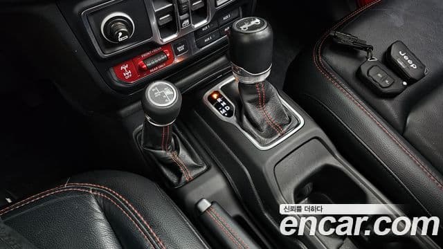 Jeep Wrangler 2019 — Photo 30/31