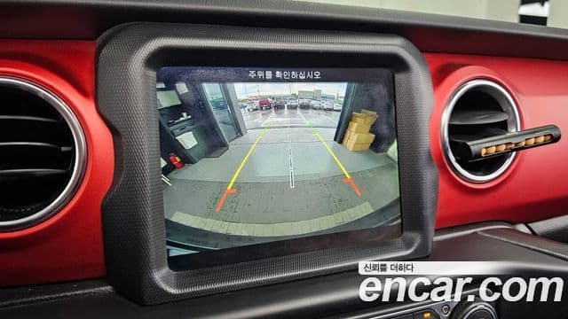 Jeep Wrangler 2019 — Photo 18/31