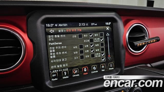 Jeep Wrangler 2019 — Photo 21/31