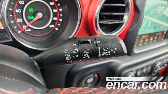 Jeep Wrangler 2019 — Photo 20/31
