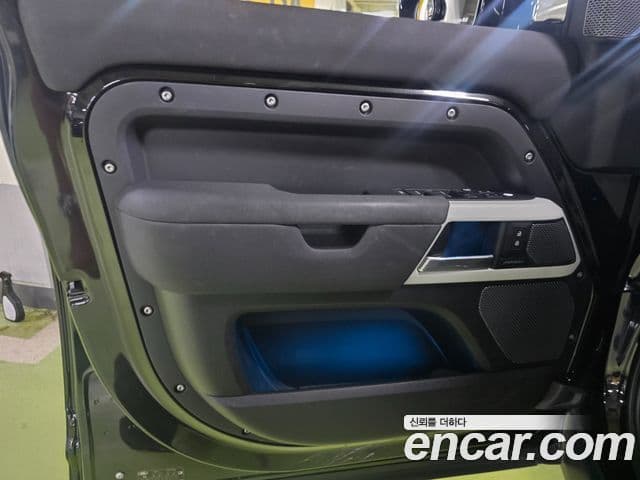 Land Rover Defender 2020 — ფოტო 14/14