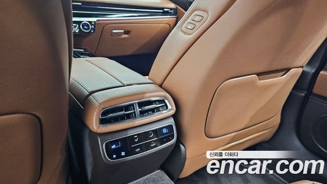 Genesis G80 2023 — Şəkil 22/32