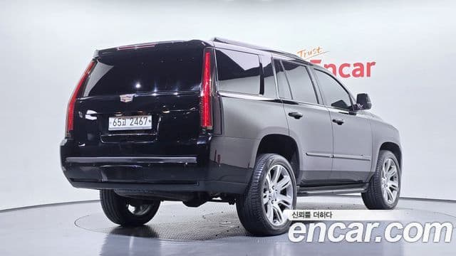 Cadillac Escalade 2018 — Фото 2/20