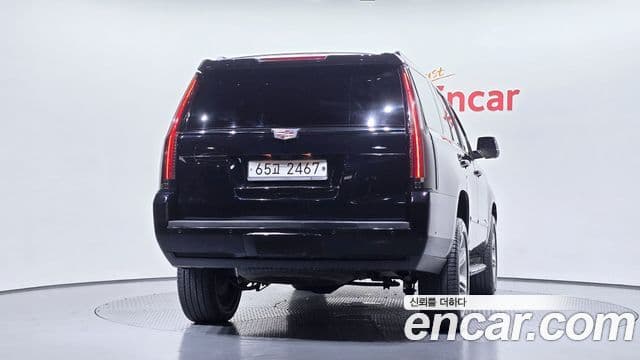 Cadillac Escalade 2018 — Фото 4/20