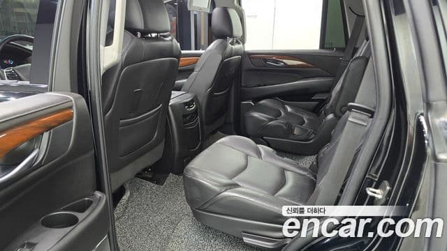 Cadillac Escalade 2018 — Фото 12/20