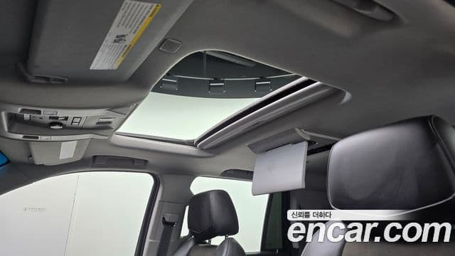 Cadillac Escalade 2018 — Фото 19/20