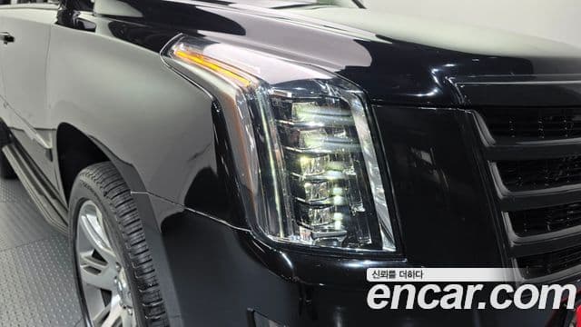 Cadillac Escalade 2018 — Şəkil 5/40