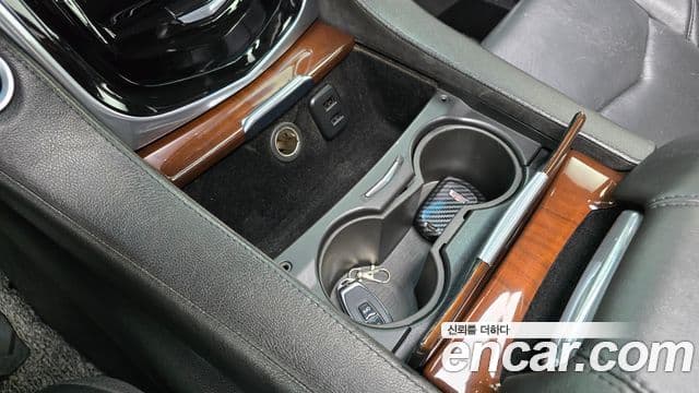 Cadillac Escalade 2018 — Şəkil 19/40