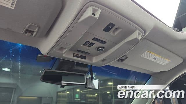 Cadillac Escalade 2018 — Şəkil 26/40