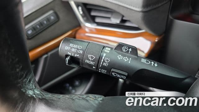 Cadillac Escalade 2018 — Şəkil 10/40