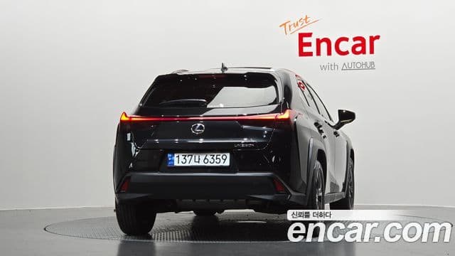 Lexus UX250h 2023 — Фото 4/20