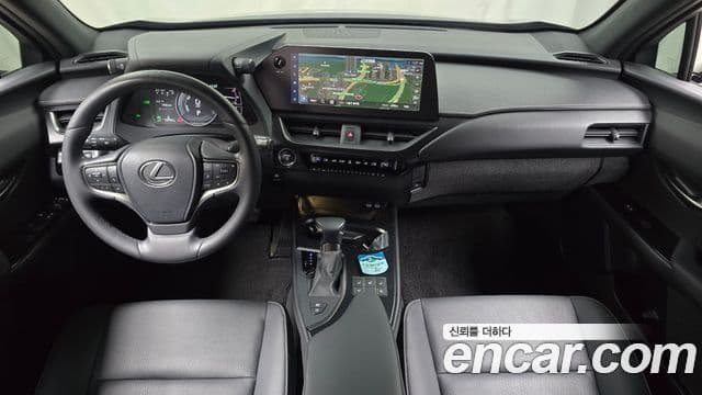 Lexus UX250h 2023 — Фото 7/20