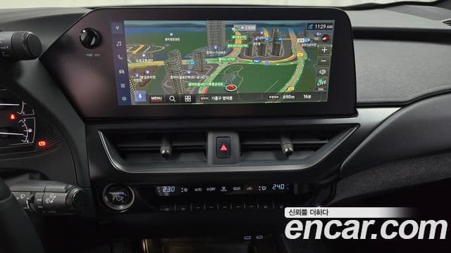 Lexus UX250h 2023 — Фото 13/20