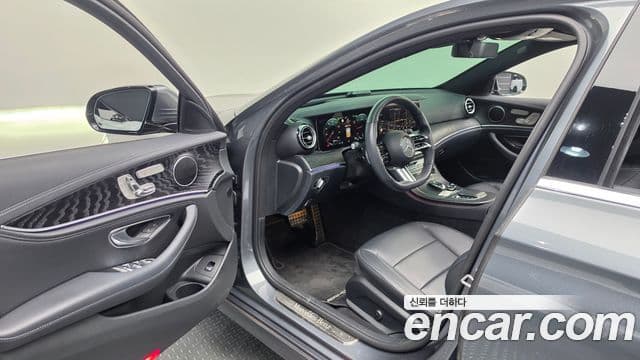 Mercedes-Benz E-Class 2021 — Şəkil 25/33