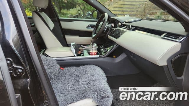 Land Rover Range Rover Velar 2018 — ფოტო 11/19