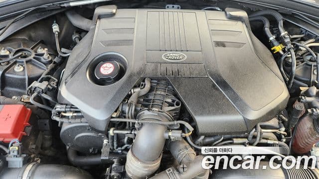 Land Rover Range Rover Velar 2018 — ფოტო 12/19
