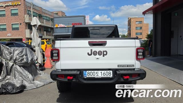 Jeep Gladiator 2023 — Photo 32/34