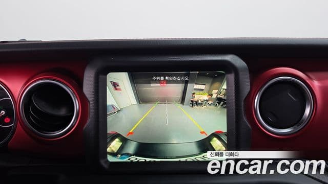Jeep Gladiator 2023 — Photo 16/34
