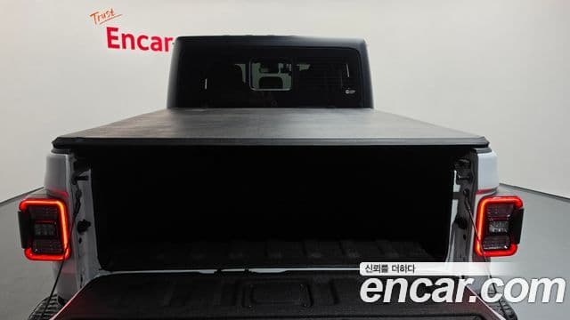 Jeep Gladiator 2023 — Photo 26/34