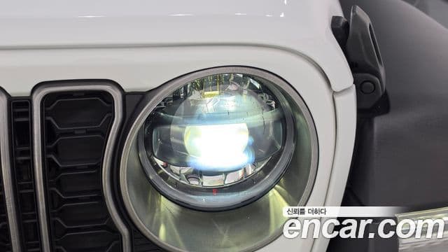 Jeep Gladiator 2023 — Photo 27/34
