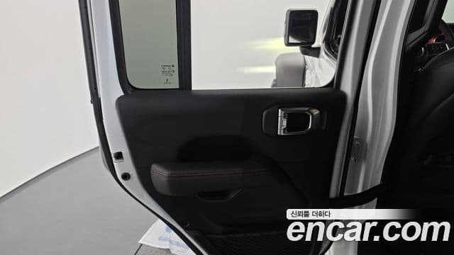 Jeep Gladiator 2023 — Photo 33/34