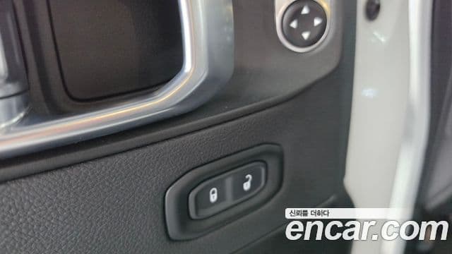 Jeep Gladiator 2023 — Photo 20/34