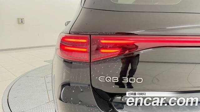 Mercedes-Benz EQB 2025 — ფოტო 17/20