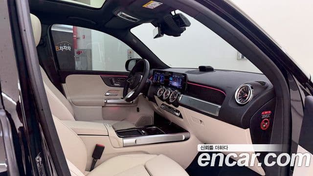 Mercedes-Benz EQB 2025 — ფოტო 11/20