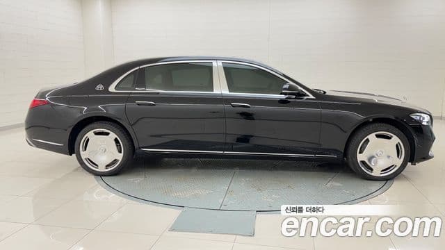 Mercedes-Benz S-Class 2025 — Photo 16/20