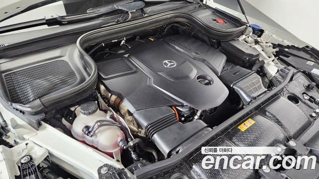 Mercedes-Benz GLS-Class 2025 — Photo 29/37