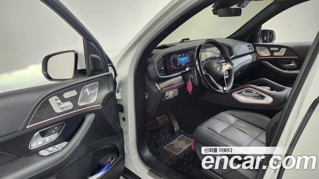 Mercedes-Benz GLS-Class 2025 — Photo 31/37