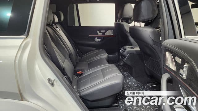 Mercedes-Benz GLS-Class 2025 — Photo 28/37