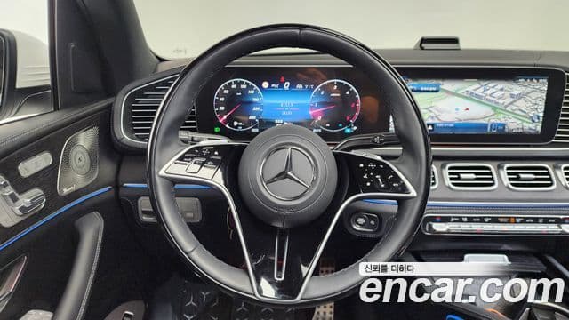 Mercedes-Benz GLS-Class 2025 — Photo 16/37