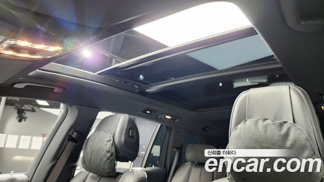 Mercedes-Benz GLS-Class 2025 — Photo 20/37