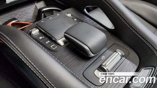 Mercedes-Benz GLS-Class 2025 — Photo 23/37