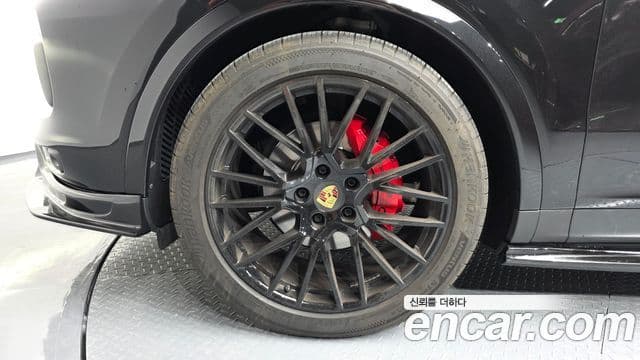 Porsche Cayenne 2020 — Photo 11/20