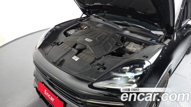 Porsche Cayenne 2020 — Photo 18/20