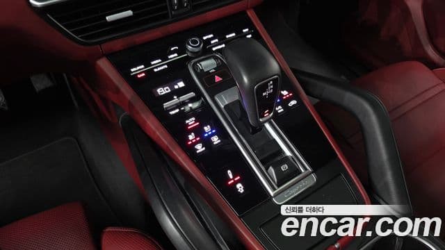 Porsche Cayenne 2020 — Photo 16/20