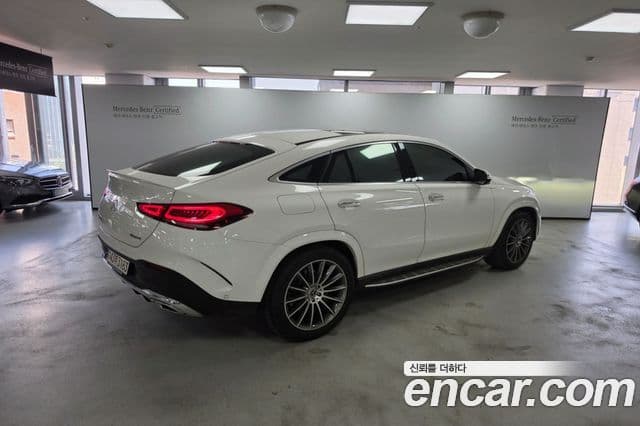 Mercedes-Benz GLE-Class 2023 — Photo 12/17