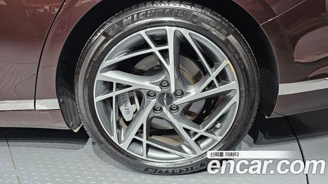 Genesis G90 2022 — ფოტო 20/34