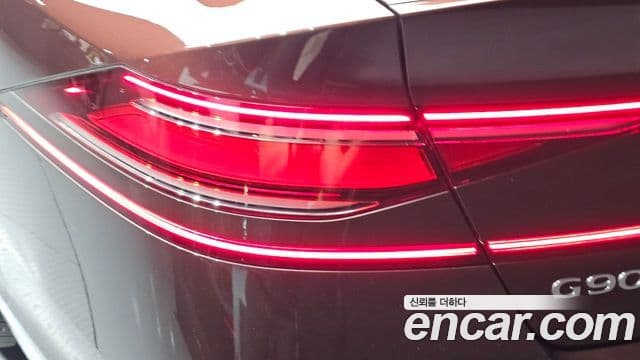 Genesis G90 2022 — ფოტო 3/34