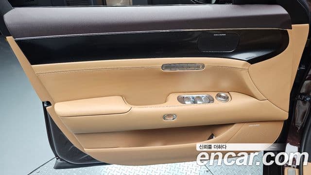 Genesis G90 2022 — ფოტო 31/34