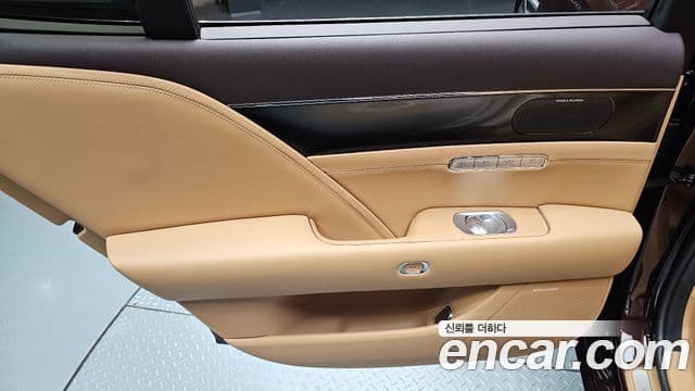 Genesis G90 2022 — ფოტო 23/34