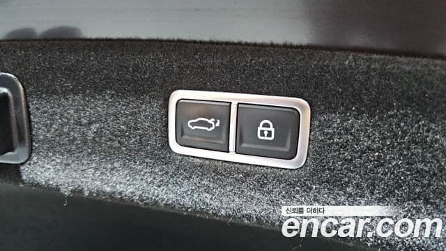 Genesis G90 2022 — ფოტო 25/34