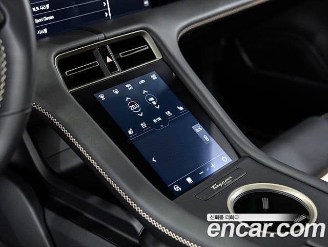 Porsche Taycan 2025 — ფოტო 19/20