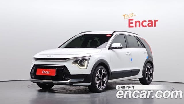 Kia Niro 2024 — Фото 1/20