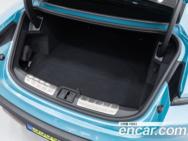 Porsche Taycan 2025 — Photo 19/19