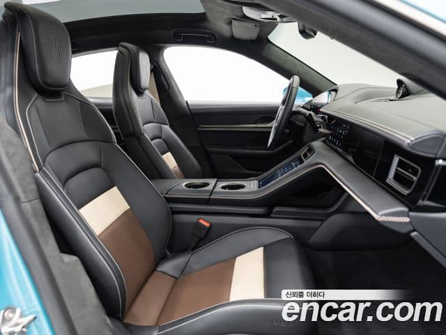 Porsche Taycan 2025 — Photo 7/19