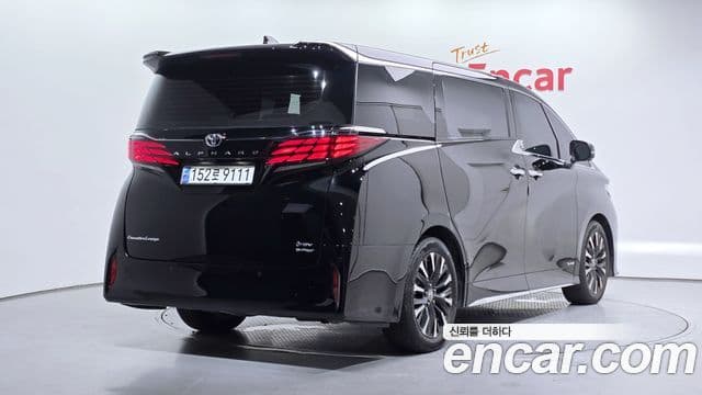 Toyota Alphard 2023 — Фото 2/20